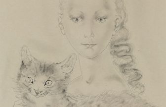 藤田嗣治「猫を抱く少女」36×27㎝